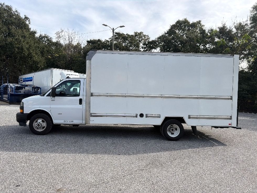 Light Duty Box Truck-Light and Medium Duty Trucks-GMC-2022-Savana G33903-Pensacola-FL-120,417\n\t\tmiles-$ 29,750 - Image 4