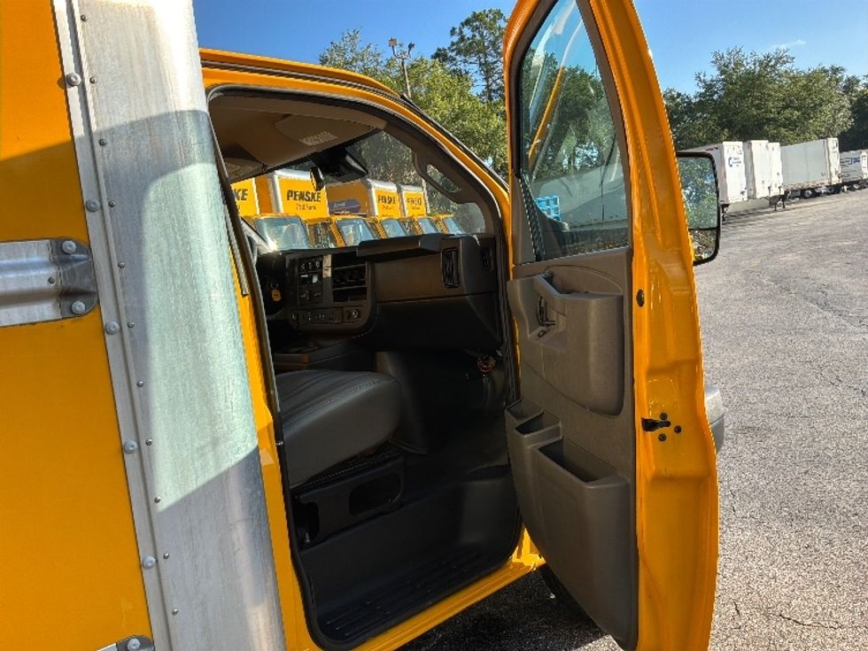 Light Duty Box Truck-Light and Medium Duty Trucks-GMC-2022-Savana G33903-Pensacola-FL-122,903\n\t\tmiles-$ 24,000 - Image 19