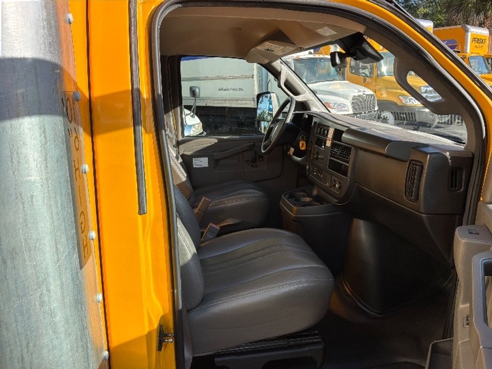 Light Duty Box Truck-Light and Medium Duty Trucks-GMC-2022-Savana G33903-Pensacola-FL-122,903\n\t\tmiles-$ 24,000 - Image 21