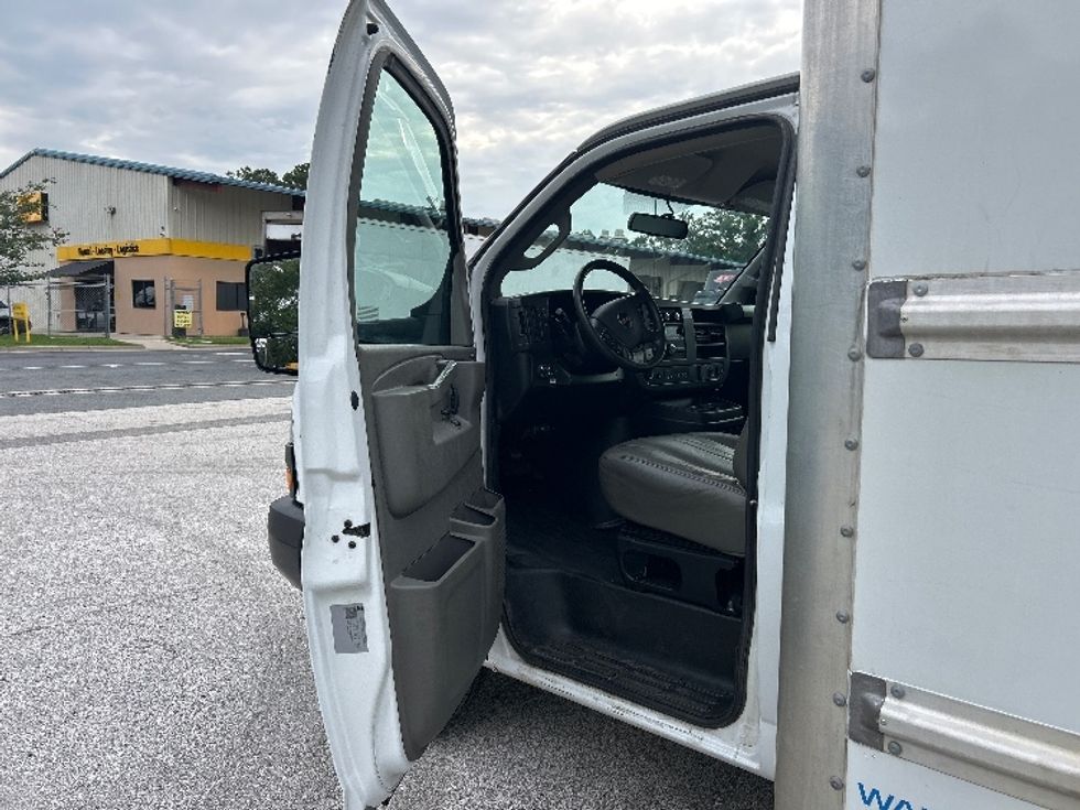 Light Duty Box Truck-Light and Medium Duty Trucks-GMC-2022-Savana G33903-Pensacola-FL-65,251\n\t\tmiles-$ 39,250 - Image 16