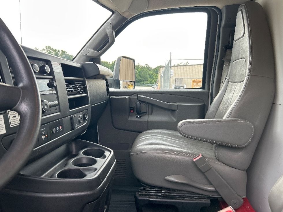 Light Duty Box Truck-Light and Medium Duty Trucks-GMC-2022-Savana G33903-Pensacola-FL-65,251\n\t\tmiles-$ 39,250 - Image 19