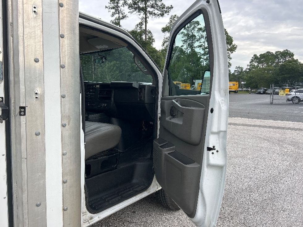 Light Duty Box Truck-Light and Medium Duty Trucks-GMC-2022-Savana G33903-Pensacola-FL-65,251\n\t\tmiles-$ 39,250 - Image 20