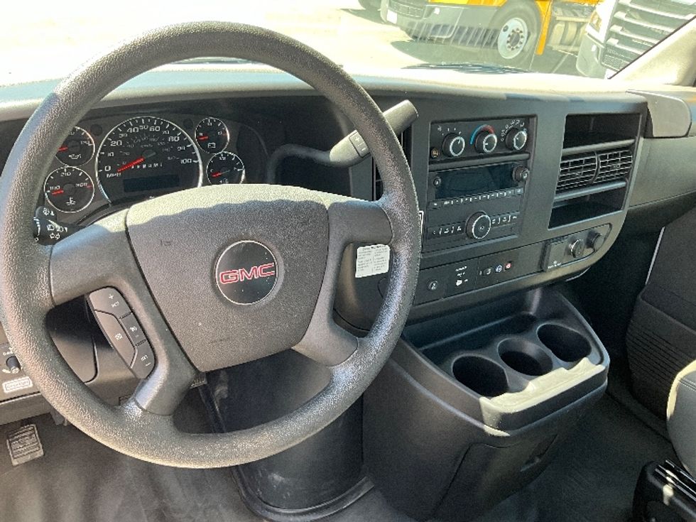 Light Duty Box Truck-Light and Medium Duty Trucks-GMC-2022-Savana G33903-Perris-CA-22,556\n\t\tmiles-$ 57,500 - Image 17