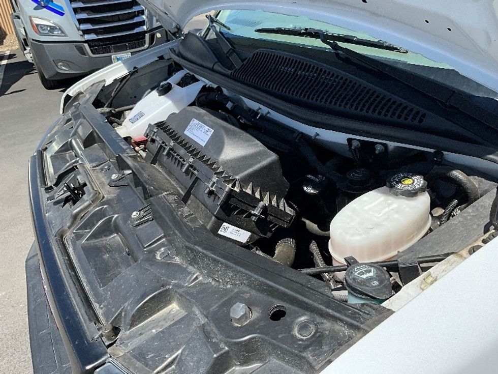 Light Duty Box Truck-Light and Medium Duty Trucks-GMC-2022-Savana G33903-Perris-CA-22,556\n\t\tmiles-$ 57,500 - Image 24