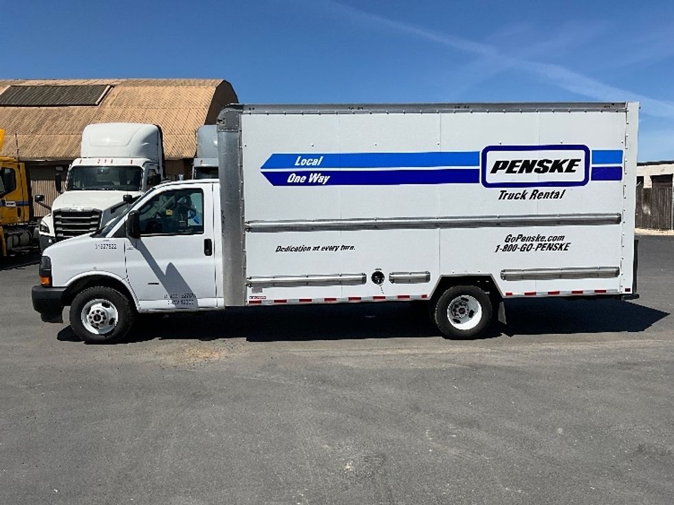 Light Duty Box Truck-Light and Medium Duty Trucks-GMC-2022-Savana G33903-Perris-CA-22,556\n\t\tmiles-$ 57,500 - Image 4