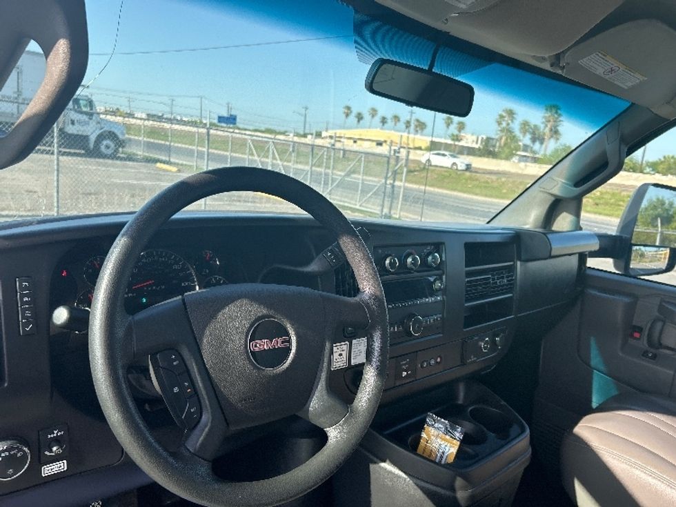 Light Duty Box Truck-Light and Medium Duty Trucks-GMC-2022-Savana G33903-Pewaukee-WI-75,395\n\t\tmiles-$ 36,250 - Image 17