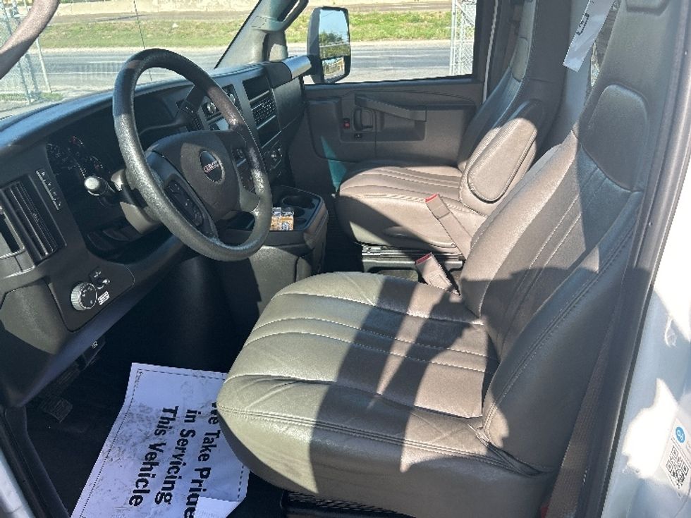 Light Duty Box Truck-Light and Medium Duty Trucks-GMC-2022-Savana G33903-Pewaukee-WI-75,395\n\t\tmiles-$ 36,250 - Image 19