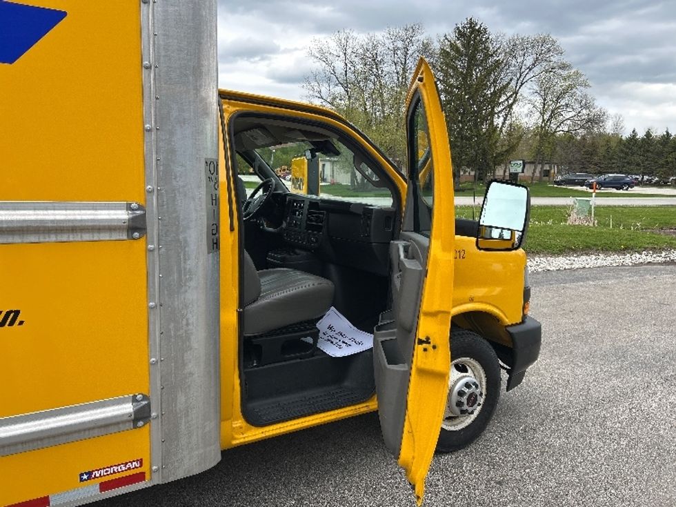 Light Duty Box Truck-Light and Medium Duty Trucks-GMC-2022-Savana G33903-Pewaukee-WI-90,018\n\t\tmiles-$ 27,250 - Image 16