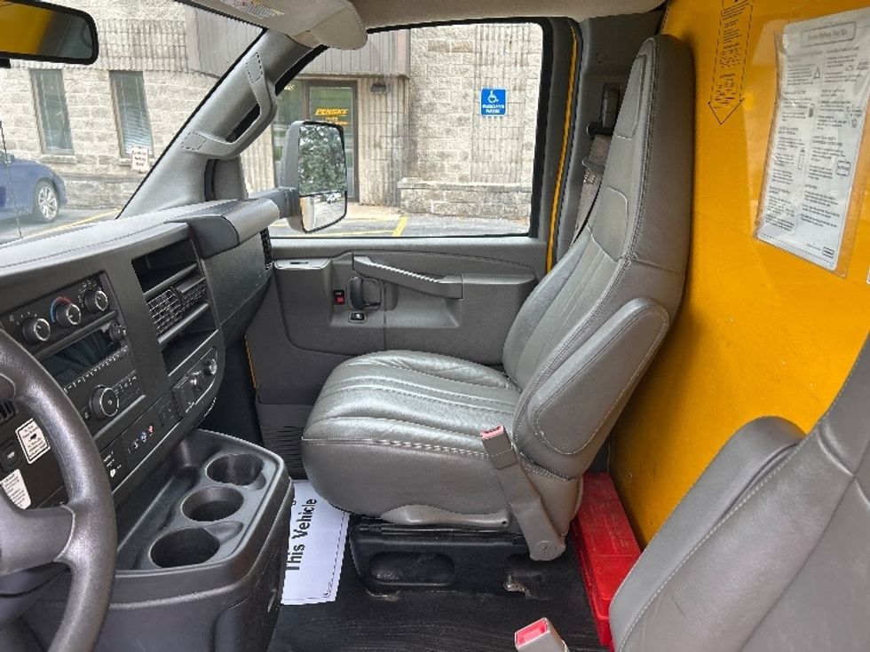 Light Duty Box Truck-Light and Medium Duty Trucks-GMC-2022-Savana G33903-Pewaukee-WI-90,018\n\t\tmiles-$ 27,250 - Image 20