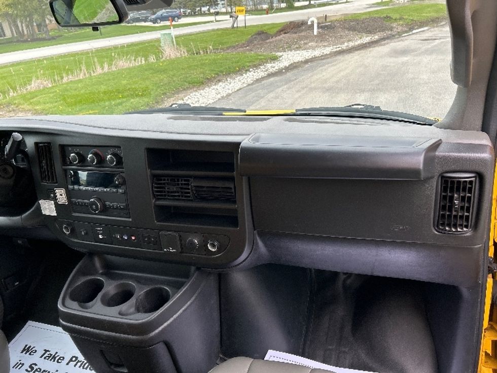 Light Duty Box Truck-Light and Medium Duty Trucks-GMC-2022-Savana G33903-Pewaukee-WI-90,018\n\t\tmiles-$ 27,250 - Image 21