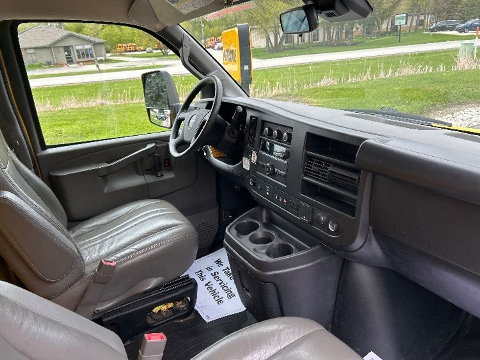 Light Duty Box Truck-Light and Medium Duty Trucks-GMC-2022-Savana G33903-Pewaukee-WI-90,018\n\t\tmiles-$ 27,250 - Image 22