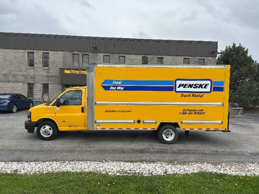Light Duty Box Truck-Light and Medium Duty Trucks-GMC-2022-Savana G33903-Pewaukee-WI-90,018\n\t\tmiles-$ 27,250 - Image 4