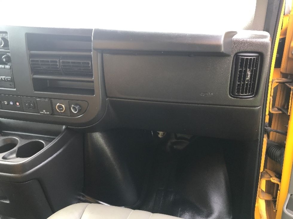 Light Duty Box Truck-Light and Medium Duty Trucks-GMC-2022-Savana G33903-Pharr-TX-111,803\n\t\tmiles-$ 25,500 - Image 21