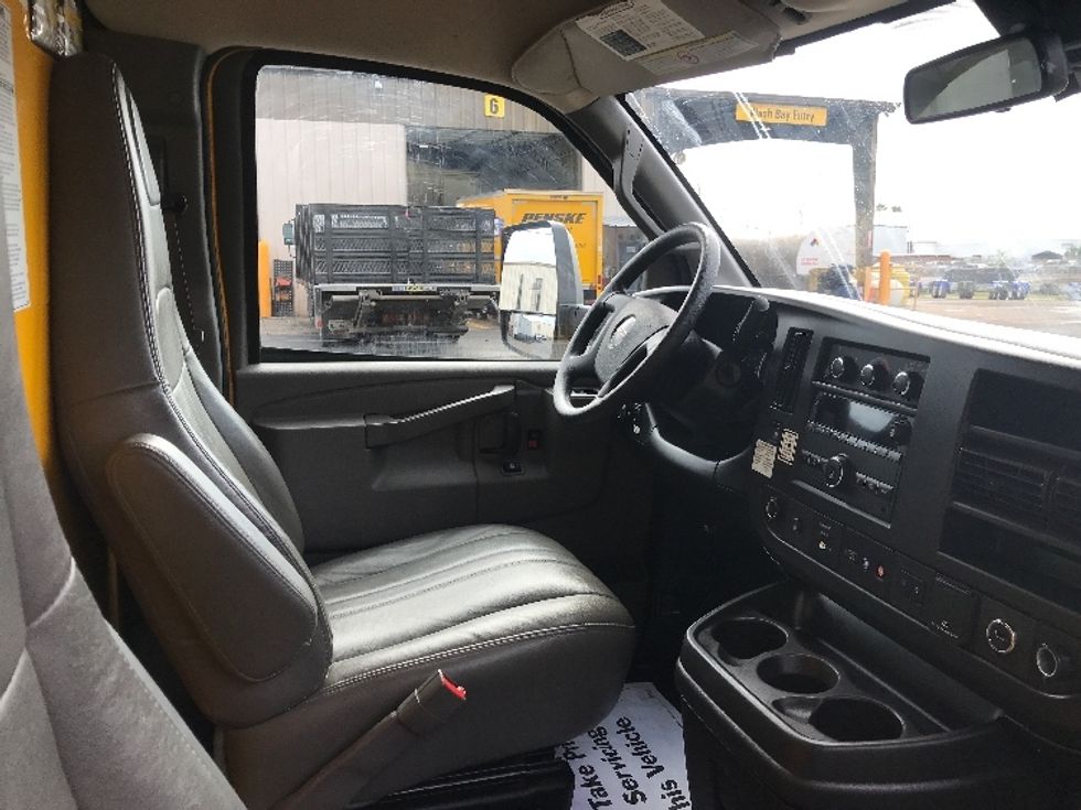 Light Duty Box Truck-Light and Medium Duty Trucks-GMC-2022-Savana G33903-Pharr-TX-111,803\n\t\tmiles-$ 25,500 - Image 22