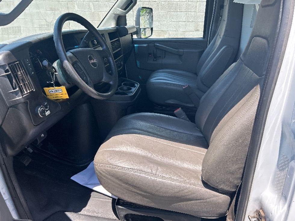 Light Duty Box Truck-Light and Medium Duty Trucks-GMC-2022-Savana G33903-Pharr-TX-62,720\n\t\tmiles-$ 39,000 - Image 18
