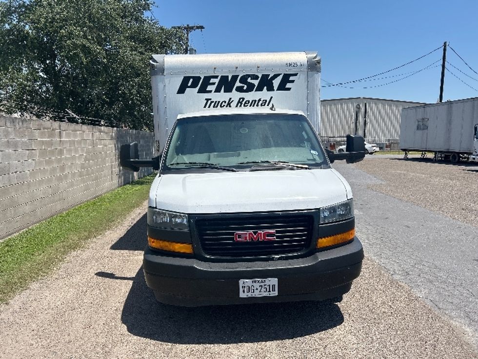 Light Duty Box Truck-Light and Medium Duty Trucks-GMC-2022-Savana G33903-Pharr-TX-62,720\n\t\tmiles-$ 39,000 - Image 2