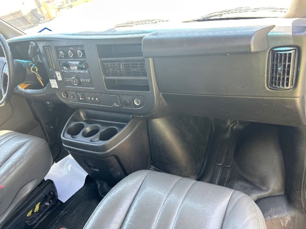 Light Duty Box Truck-Light and Medium Duty Trucks-GMC-2022-Savana G33903-Pharr-TX-62,720\n\t\tmiles-$ 39,000 - Image 20