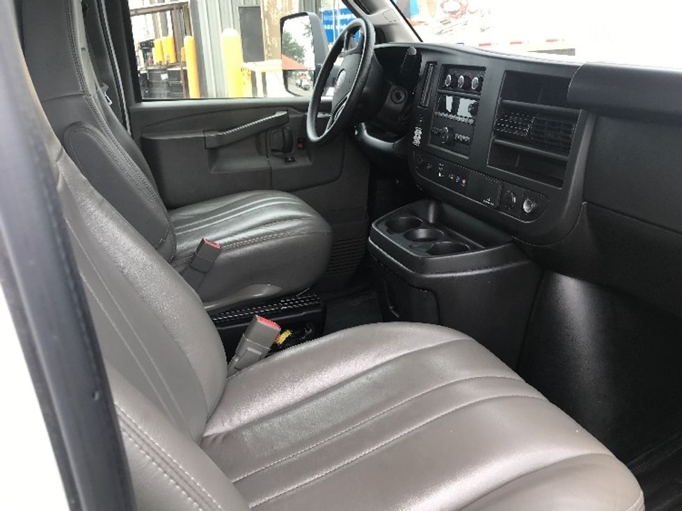 Light Duty Box Truck-Light and Medium Duty Trucks-GMC-2022-Savana G33903-Pharr-TX-85,371\n\t\tmiles-$ 32,500 - Image 22