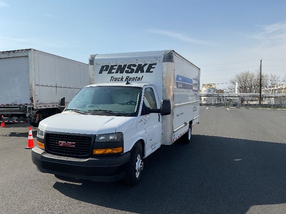 Light Duty Box Truck-Light and Medium Duty Trucks-GMC-2022-Savana G33903-Philadelphia-PA-24,322\n\t\tmiles-$ 43,000 - Image 1