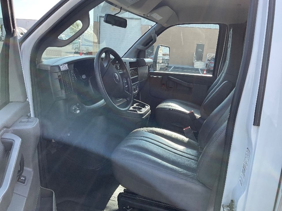 Light Duty Box Truck-Light and Medium Duty Trucks-GMC-2022-Savana G33903-Philadelphia-PA-24,322\n\t\tmiles-$ 43,000 - Image 14