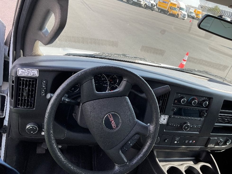 Light Duty Box Truck-Light and Medium Duty Trucks-GMC-2022-Savana G33903-Philadelphia-PA-24,322\n\t\tmiles-$ 43,000 - Image 15