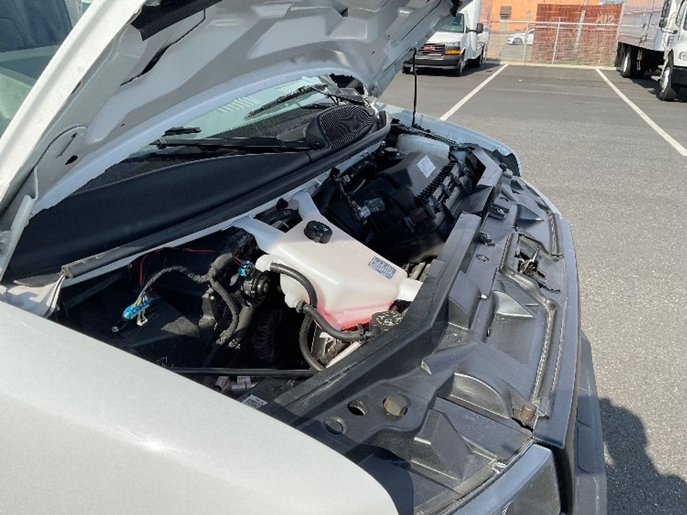 Light Duty Box Truck-Light and Medium Duty Trucks-GMC-2022-Savana G33903-Philadelphia-PA-24,322\n\t\tmiles-$ 43,000 - Image 20