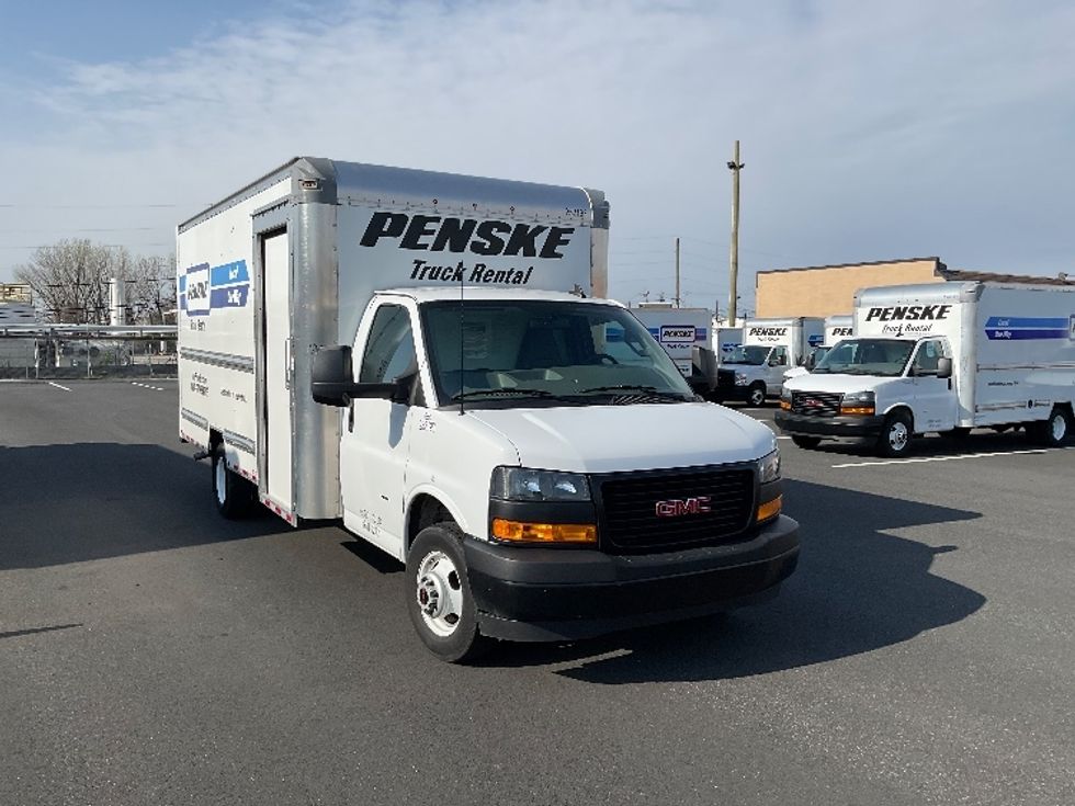 Light Duty Box Truck-Light and Medium Duty Trucks-GMC-2022-Savana G33903-Philadelphia-PA-24,322\n\t\tmiles-$ 43,000 - Image 3