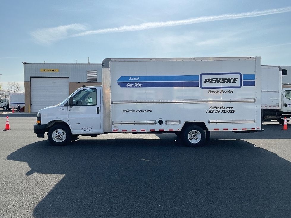 Light Duty Box Truck-Light and Medium Duty Trucks-GMC-2022-Savana G33903-Philadelphia-PA-24,322\n\t\tmiles-$ 43,000 - Image 4