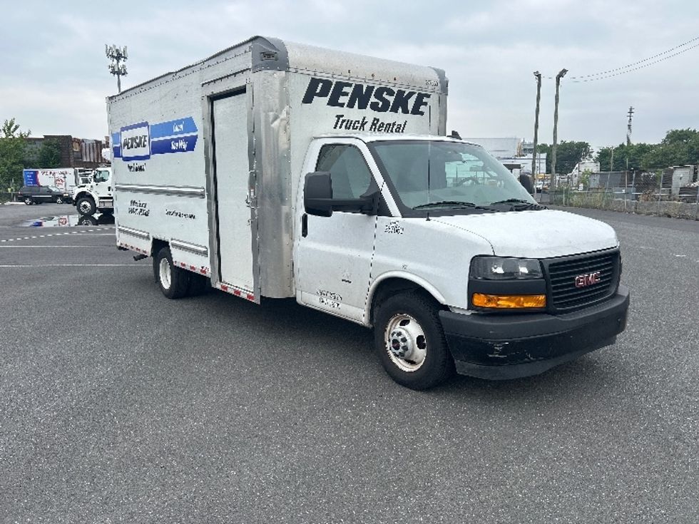 Light Duty Box Truck-Light and Medium Duty Trucks-GMC-2022-Savana G33903-Philadelphia-PA-27,644\n\t\tmiles-$ 41,750 - Image 1