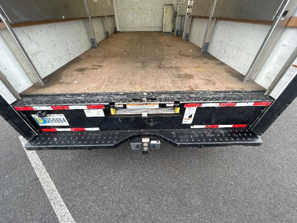 Light Duty Box Truck-Light and Medium Duty Trucks-GMC-2022-Savana G33903-Philadelphia-PA-27,644\n\t\tmiles-$ 41,750 - Image 10