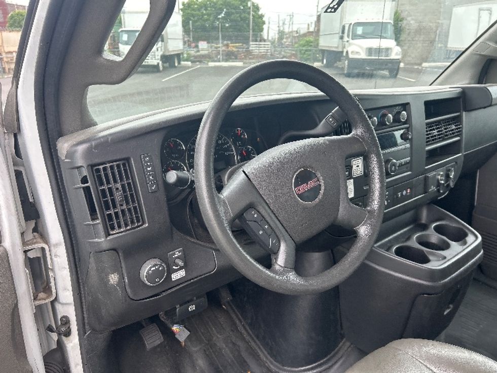 Light Duty Box Truck-Light and Medium Duty Trucks-GMC-2022-Savana G33903-Philadelphia-PA-27,644\n\t\tmiles-$ 41,750 - Image 17