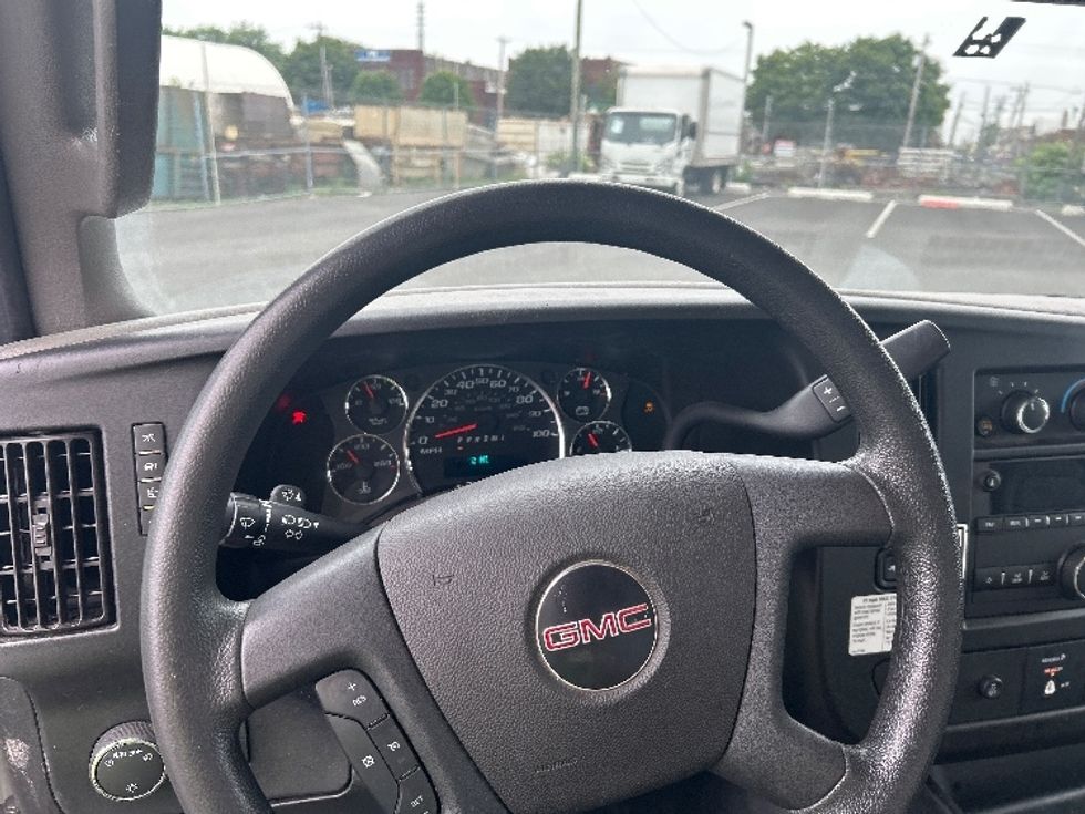 Light Duty Box Truck-Light and Medium Duty Trucks-GMC-2022-Savana G33903-Philadelphia-PA-27,644\n\t\tmiles-$ 41,750 - Image 18