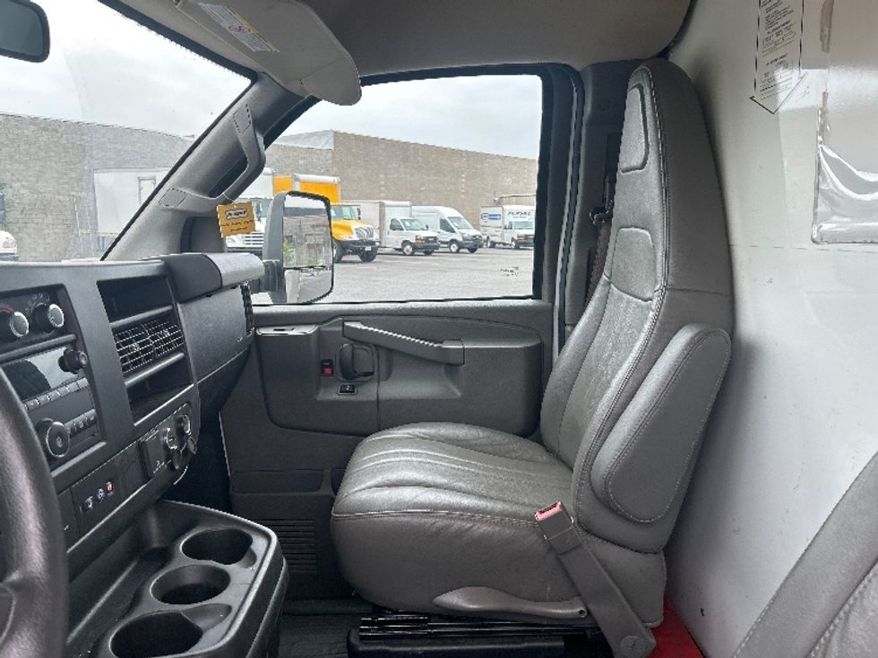 Light Duty Box Truck-Light and Medium Duty Trucks-GMC-2022-Savana G33903-Philadelphia-PA-27,644\n\t\tmiles-$ 41,750 - Image 19