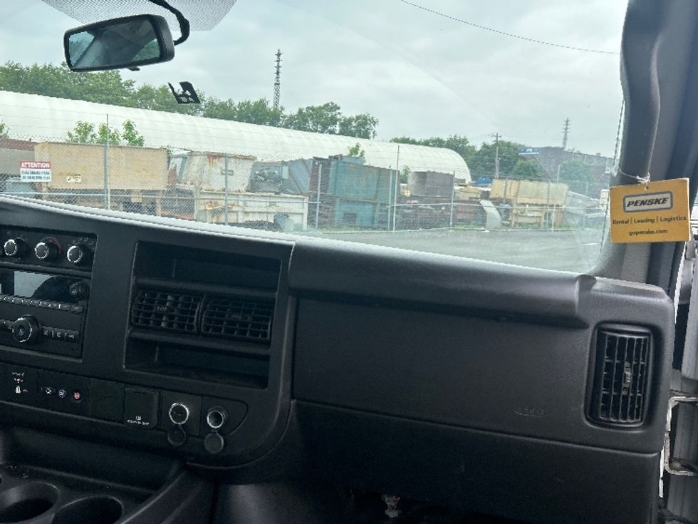 Light Duty Box Truck-Light and Medium Duty Trucks-GMC-2022-Savana G33903-Philadelphia-PA-27,644\n\t\tmiles-$ 41,750 - Image 21