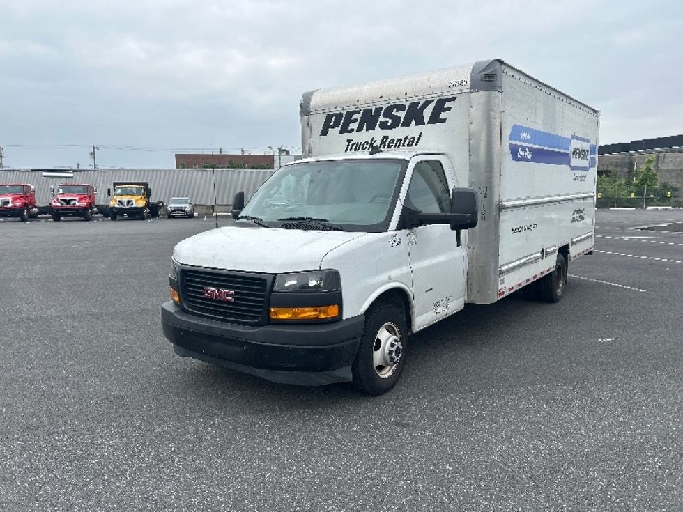 Light Duty Box Truck-Light and Medium Duty Trucks-GMC-2022-Savana G33903-Philadelphia-PA-27,644\n\t\tmiles-$ 41,750 - Image 3