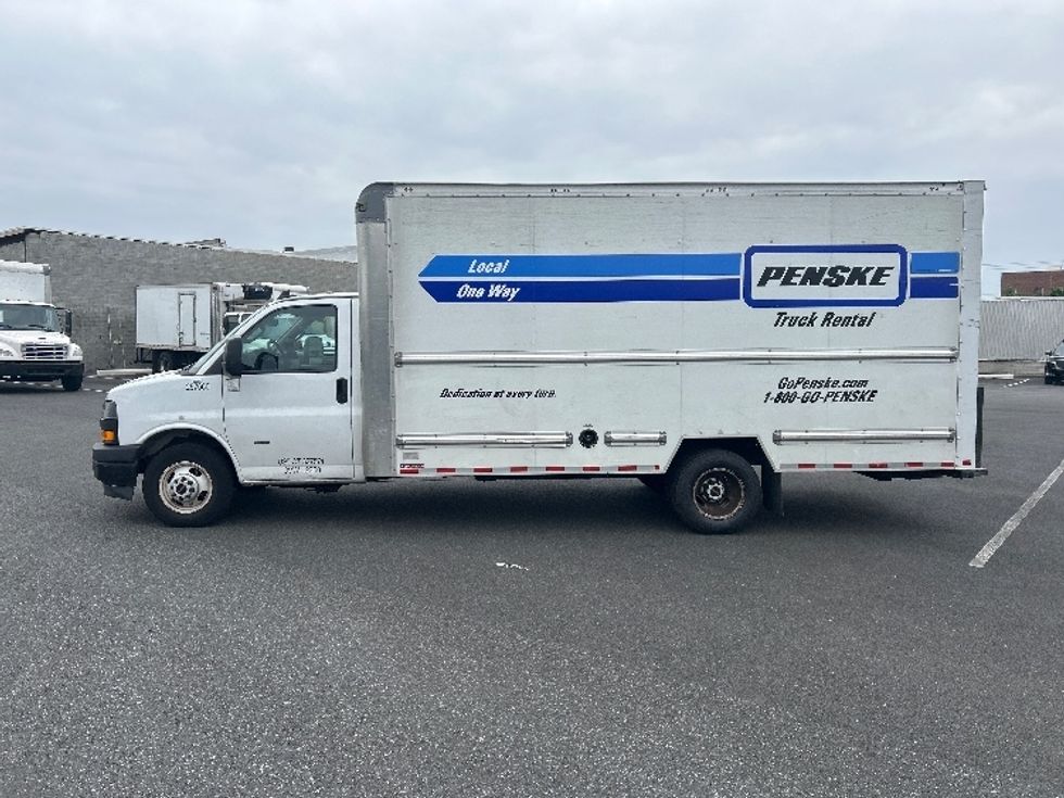 Light Duty Box Truck-Light and Medium Duty Trucks-GMC-2022-Savana G33903-Philadelphia-PA-27,644\n\t\tmiles-$ 41,750 - Image 4