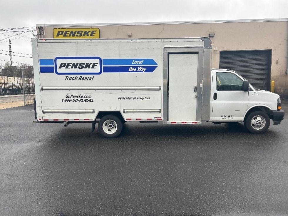 Light Duty Box Truck-Light and Medium Duty Trucks-GMC-2022-Savana G33903-Philadelphia-PA-33,983\n\t\tmiles-$ 42,000 - Image 14