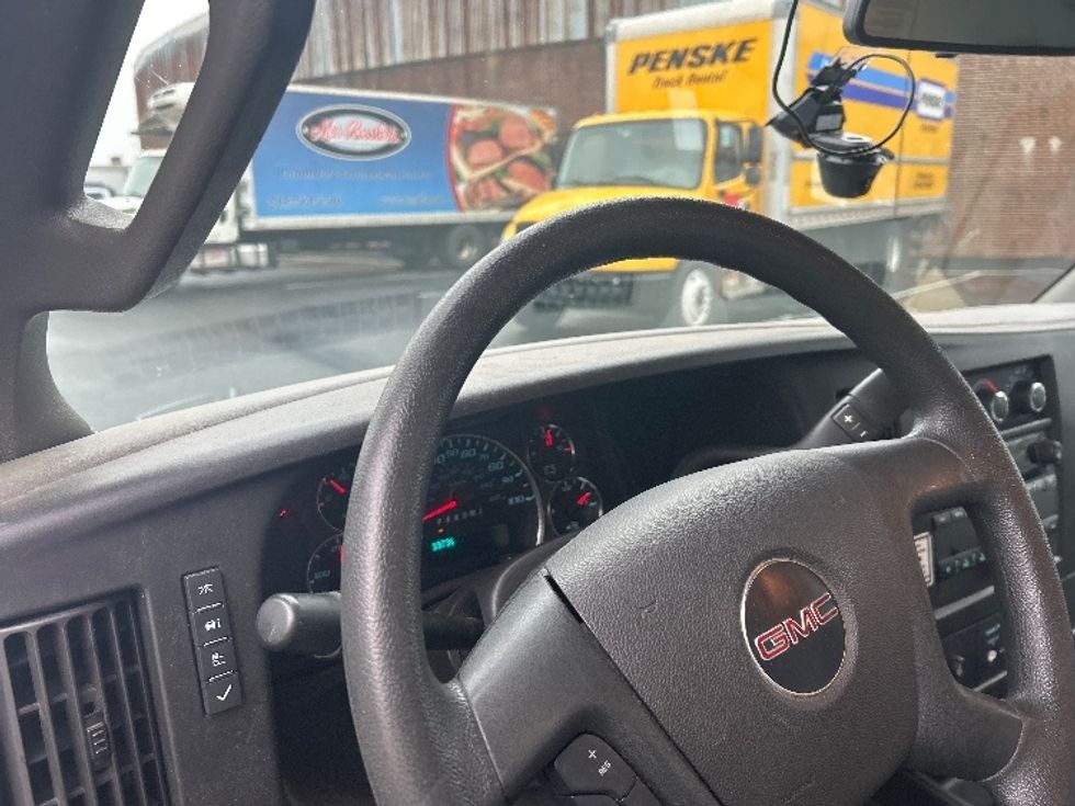 Light Duty Box Truck-Light and Medium Duty Trucks-GMC-2022-Savana G33903-Philadelphia-PA-33,983\n\t\tmiles-$ 42,000 - Image 16