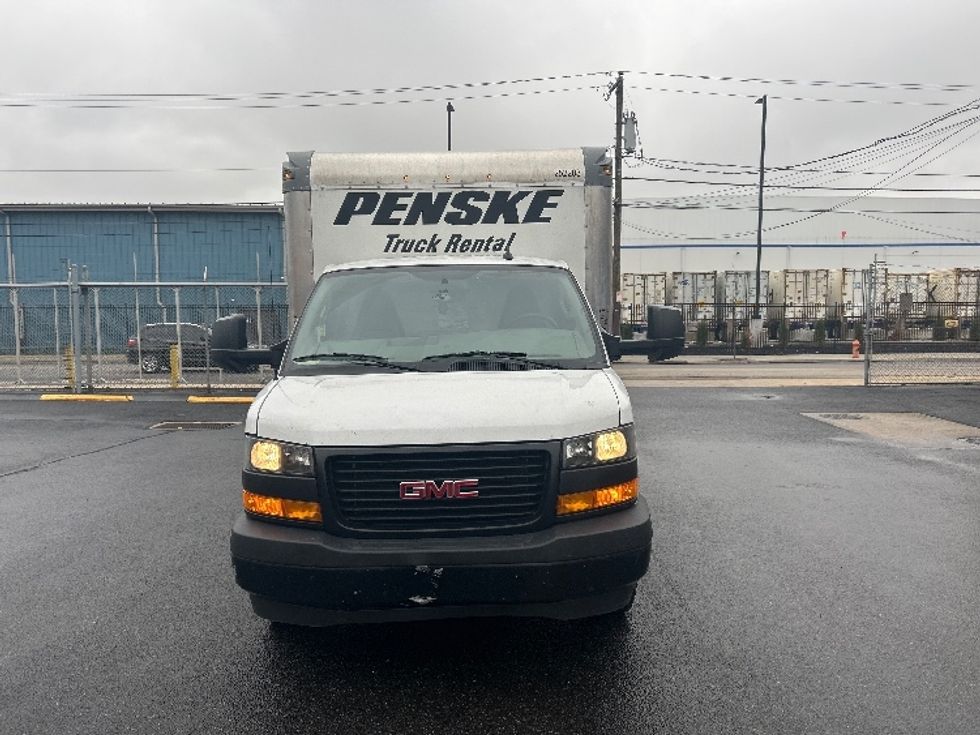 Light Duty Box Truck-Light and Medium Duty Trucks-GMC-2022-Savana G33903-Philadelphia-PA-33,983\n\t\tmiles-$ 42,000 - Image 2