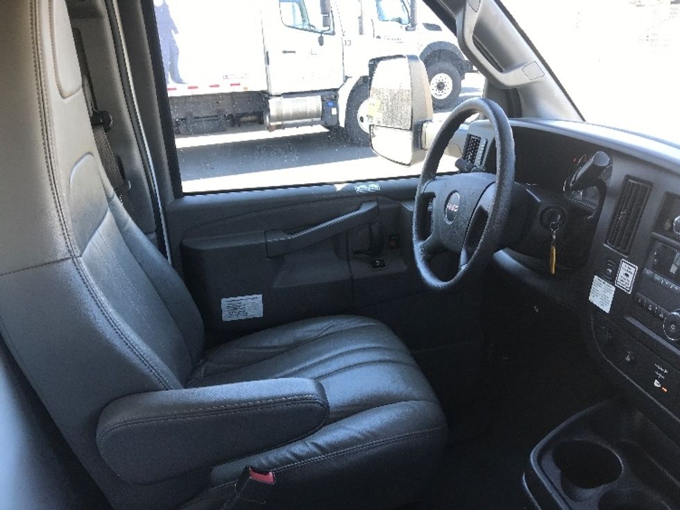 Light Duty Box Truck-Light and Medium Duty Trucks-GMC-2022-Savana G33903-Philadelphia-PA-36,610\n\t\tmiles-$ 43,500 - Image 22