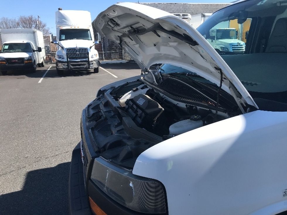 Light Duty Box Truck-Light and Medium Duty Trucks-GMC-2022-Savana G33903-Philadelphia-PA-36,610\n\t\tmiles-$ 43,500 - Image 24