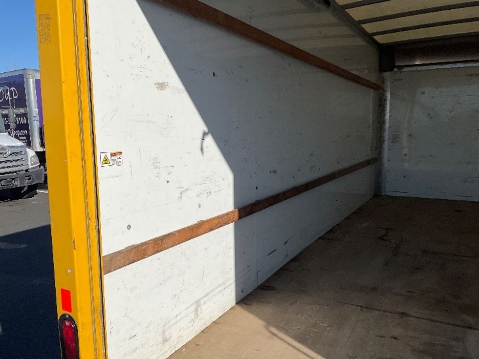 Light Duty Box Truck-Light and Medium Duty Trucks-GMC-2022-Savana G33903-Philadelphia-PA-82,451\n\t\tmiles-$ 29,500 - Image 10