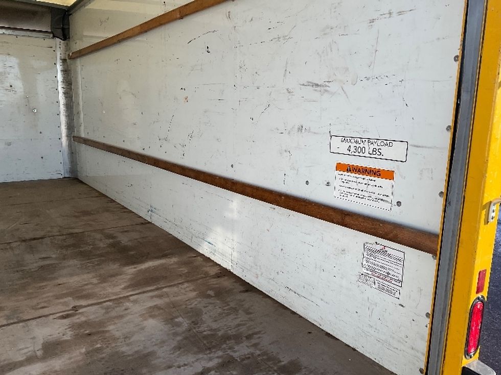 Light Duty Box Truck-Light and Medium Duty Trucks-GMC-2022-Savana G33903-Philadelphia-PA-82,451\n\t\tmiles-$ 29,500 - Image 11