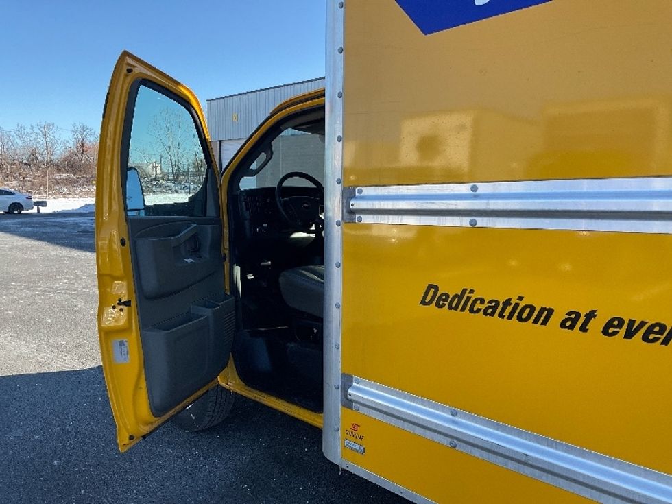 Light Duty Box Truck-Light and Medium Duty Trucks-GMC-2022-Savana G33903-Philadelphia-PA-82,451\n\t\tmiles-$ 29,500 - Image 14