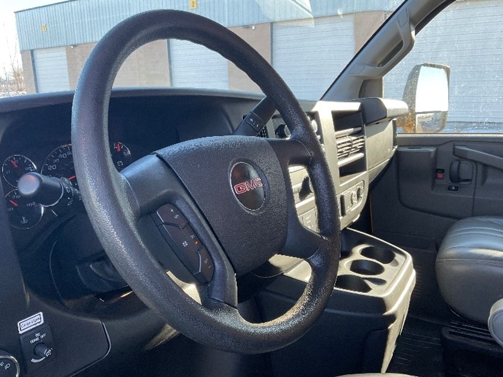 Light Duty Box Truck-Light and Medium Duty Trucks-GMC-2022-Savana G33903-Philadelphia-PA-82,451\n\t\tmiles-$ 29,500 - Image 15