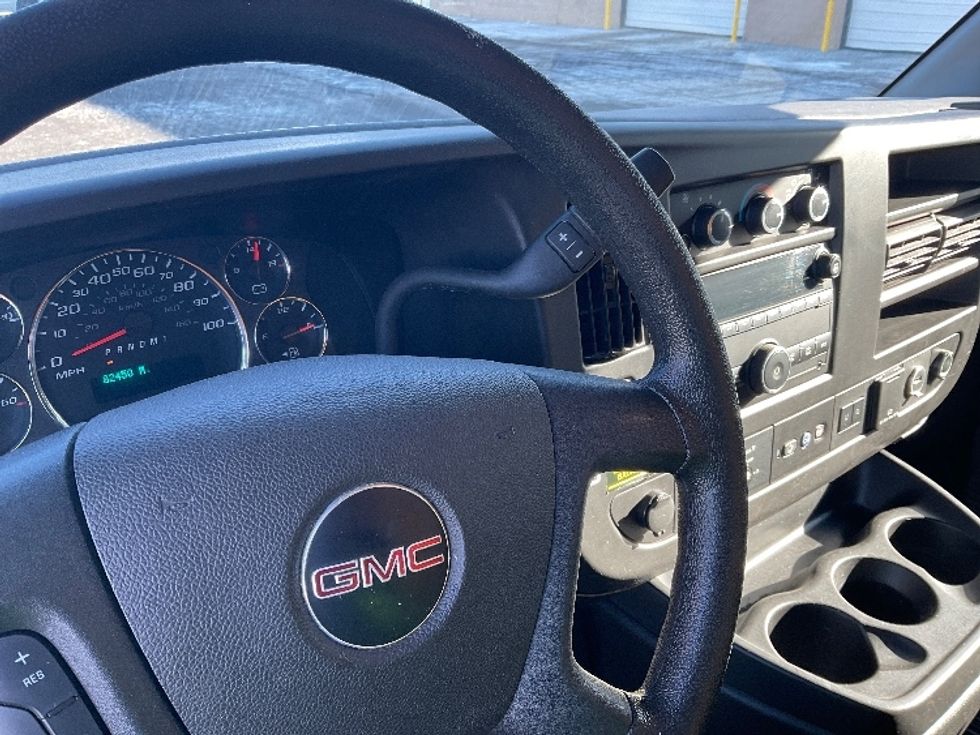 Light Duty Box Truck-Light and Medium Duty Trucks-GMC-2022-Savana G33903-Philadelphia-PA-82,451\n\t\tmiles-$ 29,500 - Image 16