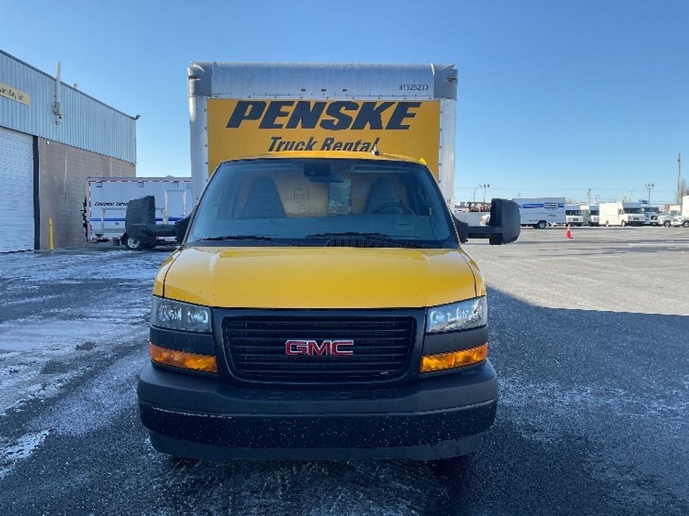 Light Duty Box Truck-Light and Medium Duty Trucks-GMC-2022-Savana G33903-Philadelphia-PA-82,451\n\t\tmiles-$ 29,500 - Image 2