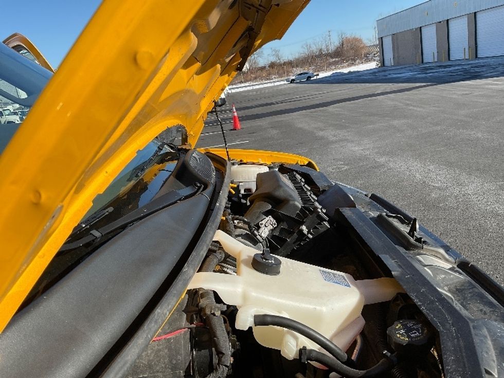 Light Duty Box Truck-Light and Medium Duty Trucks-GMC-2022-Savana G33903-Philadelphia-PA-82,451\n\t\tmiles-$ 29,500 - Image 21