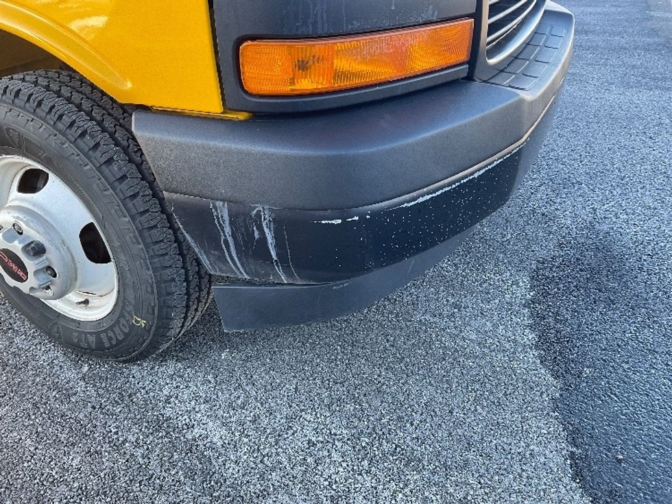 Light Duty Box Truck-Light and Medium Duty Trucks-GMC-2022-Savana G33903-Philadelphia-PA-82,451\n\t\tmiles-$ 29,500 - Image 24