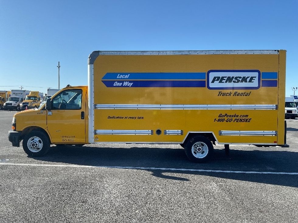 Light Duty Box Truck-Light and Medium Duty Trucks-GMC-2022-Savana G33903-Philadelphia-PA-82,451\n\t\tmiles-$ 29,500 - Image 4